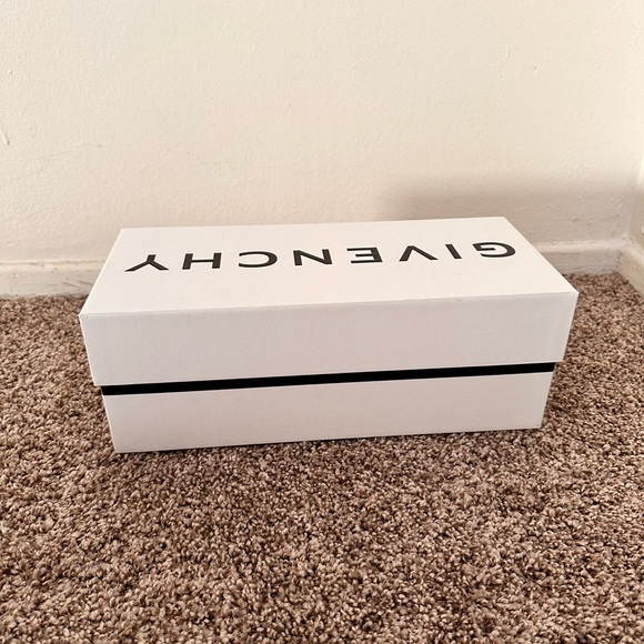 Empty Givenchy shoe box - Picture 5 of 5